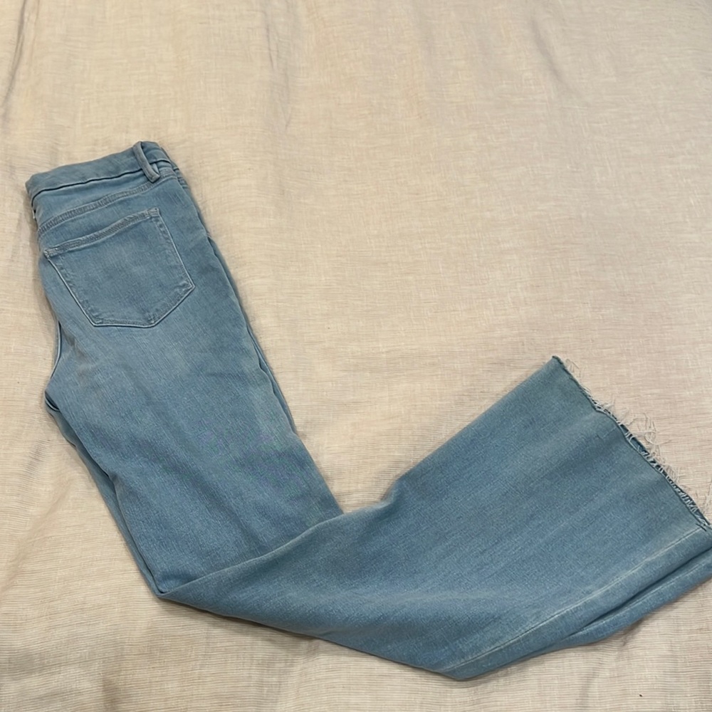 Good American flare jeans. Size 29. Barely worn.